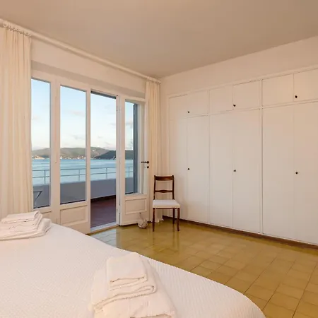 Villa Escalina With Private And A/c