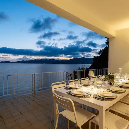 Escalina With Private And A/c Villa